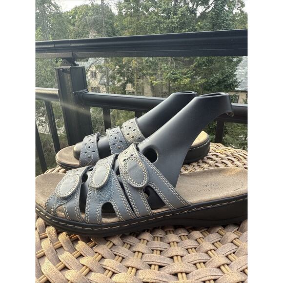 Clarks Women’s Leisa Cacti Sandal US 8 EU 39 Brown Leather Slide Adjustable Shoe - Picture 10 of 15